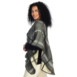 Plaid Blanket Ruana -Grace Jewelry Shop 761 568 00 detail