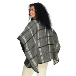 Plaid Blanket Ruana -Grace Jewelry Shop 761 568 01 detail