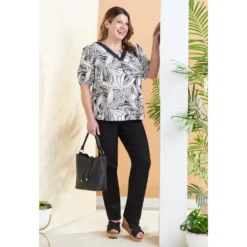 Crochet LaceTrim Short SleeveV-Neck Top -Grace Jewelry Shop 770 174 00 detail